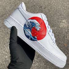 Personnaliser vos sneakers : 5 idées créatives pour un style unique